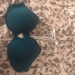 Victoria Secret Tshirt Racerback Bra 38D
